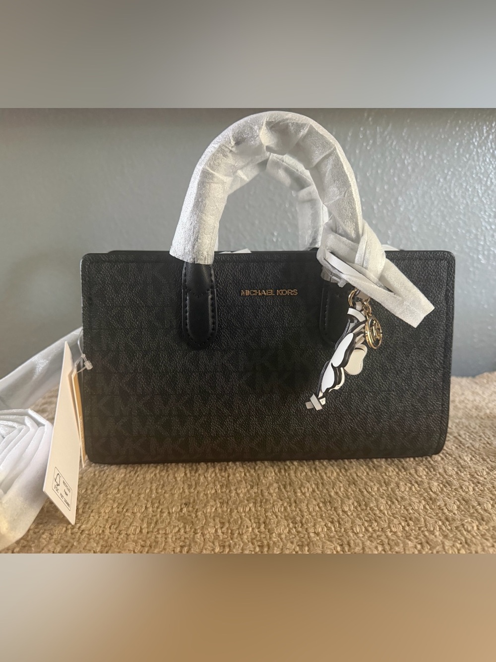 Michael Kors - Scarlett Small East West Crossbody Bag - Picture 5 of 11